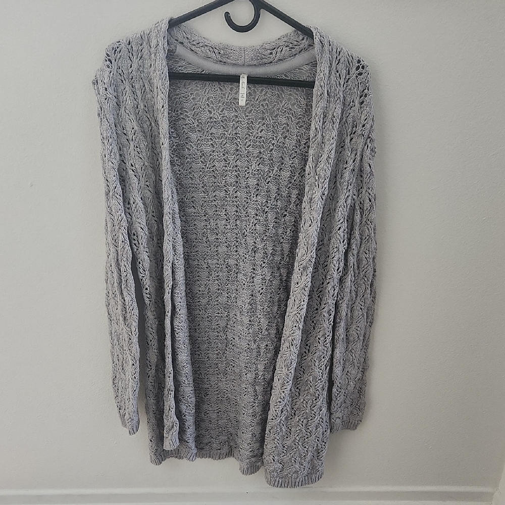 Leo & Nicole Light Gray Open-Front Cardigan
